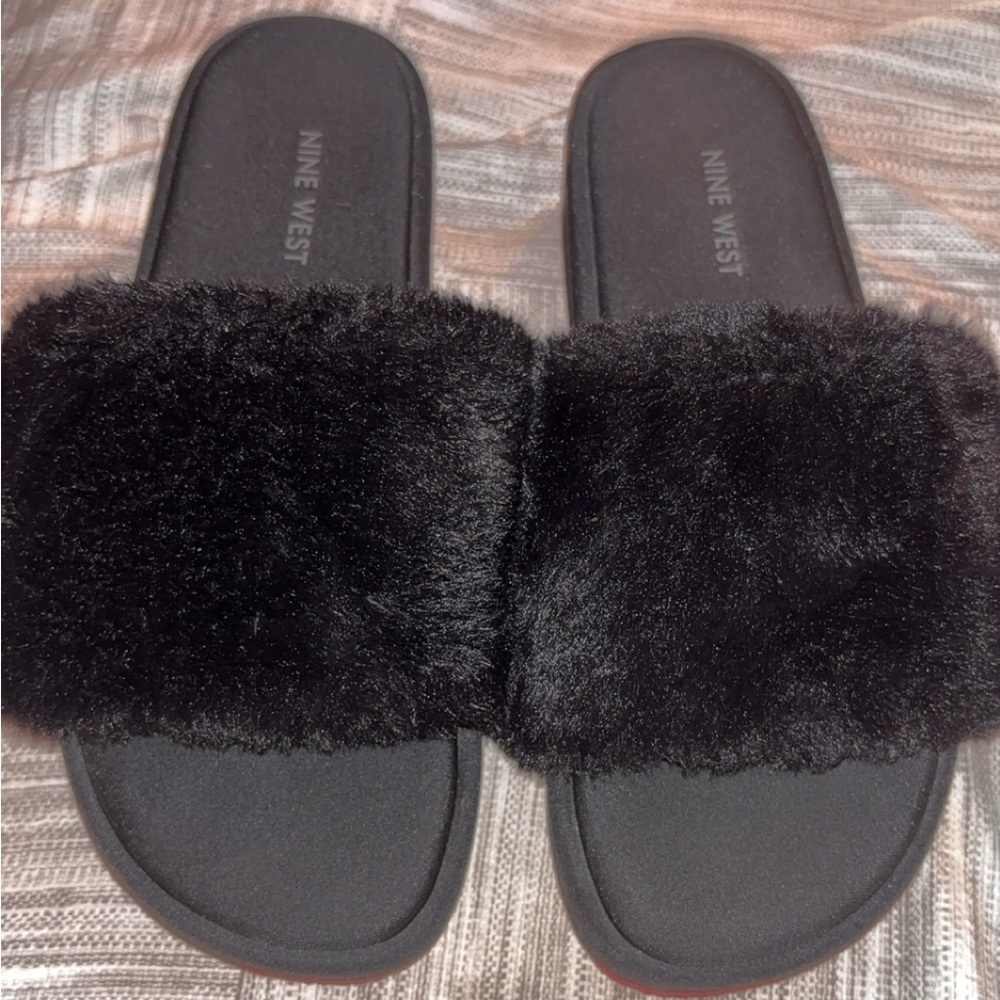 Women’s Y2K Nine West Platform Plush Black and Hot Pink Slide Slippers Sandal